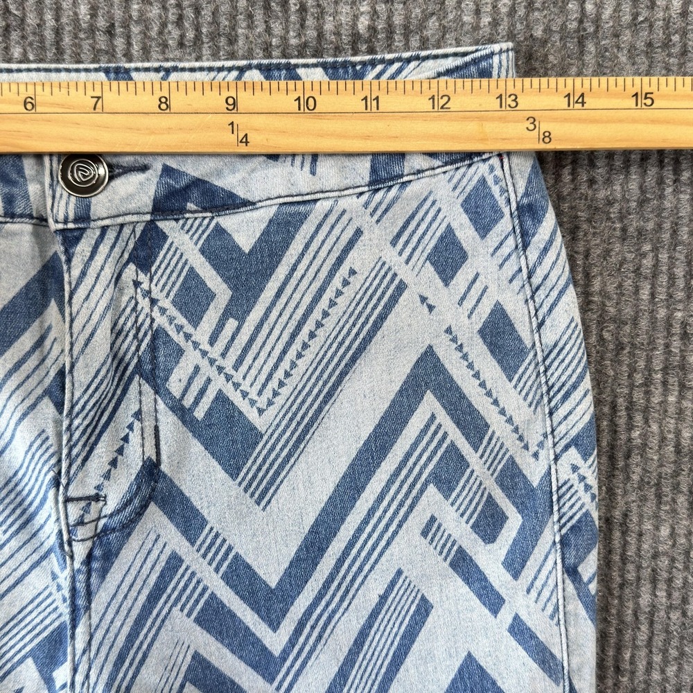 Rock & Roll Denim Bargain Button Bell Flare Jeans Womens 27x36 Blue Geometric - Picture 10 of 15